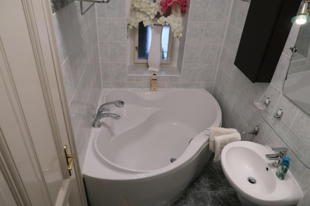 Apartment Themis Karlovy Vary Bagian luar foto