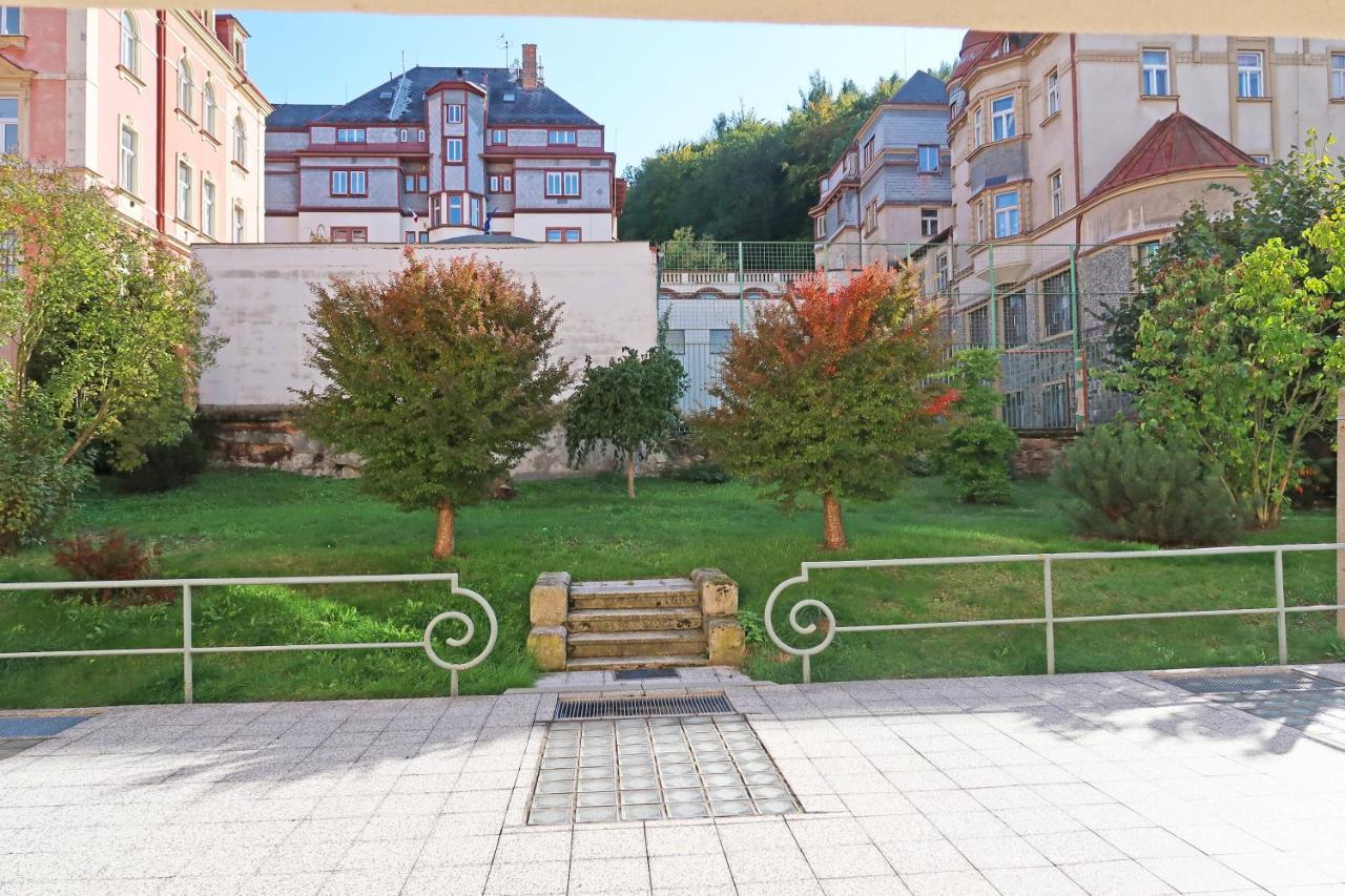 Apartment Themis Karlovy Vary Bagian luar foto